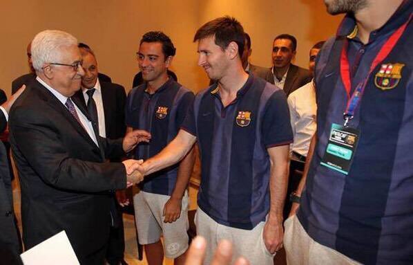 Mahmoud_Abbas-vs-Messi.jpg