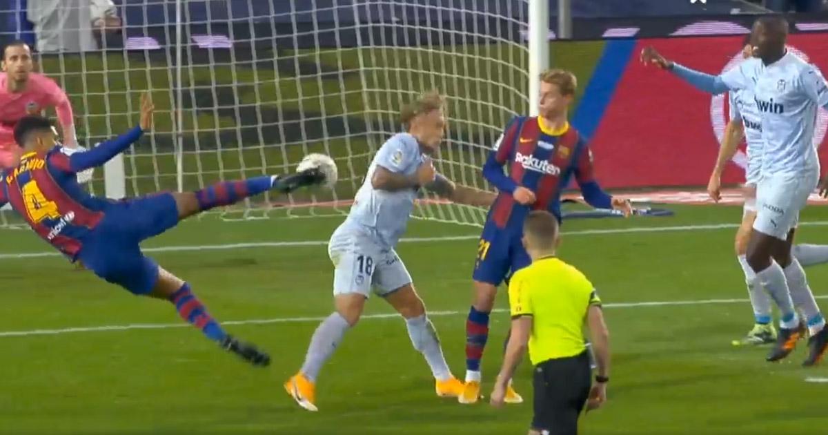 Araujo-goal-vs-Valencia.jpg