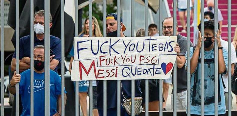 Fan-with-Messi.jpeg