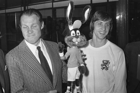 Michels và Cruyff là những huyền thoại với những đội bóng vĩ đại của riêng mình