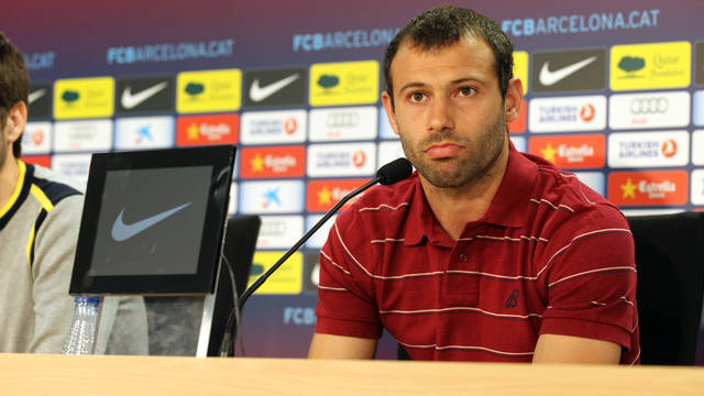 Mascherano: "Đối với tôi Bielsa là một HLV đặc biệt"