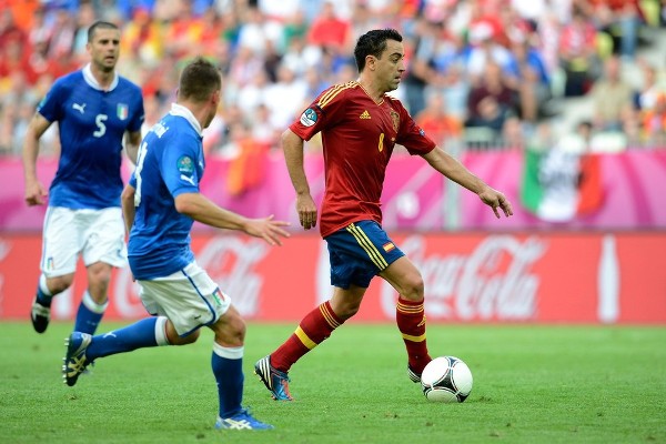 Xavi sa sút: Xavi, thêm một lần nữa!