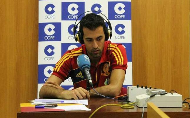 Sergio Busquets trong buổi phỏng vấn của COPE