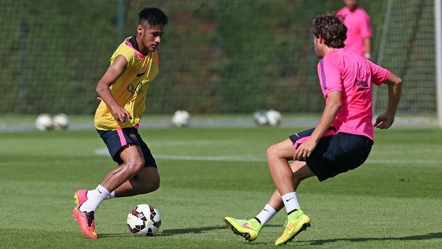 Neymar đã trở lại tập luyện