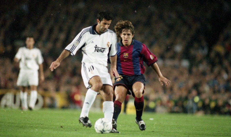 Puyol kèm chết Luis Figo