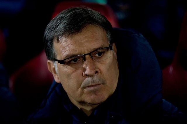 Tata Martino trên băng ghế chỉ đạo trận gặp Madrid