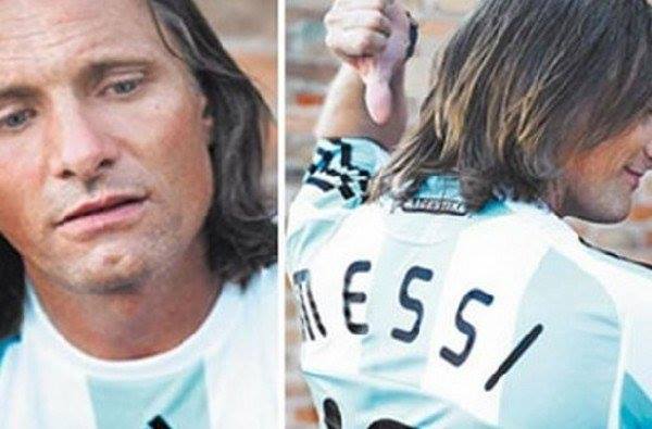 Viggo Mortensen mặc chiếc áo số 10 của Messi